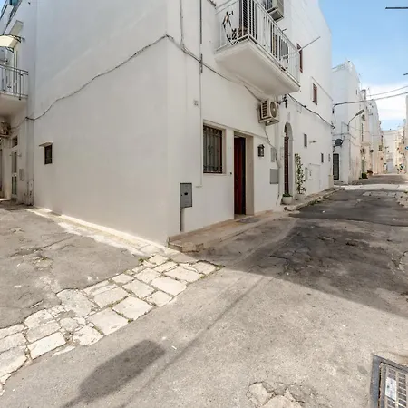 La Dimora Di Max By Rentbeat דירה אוסטוני